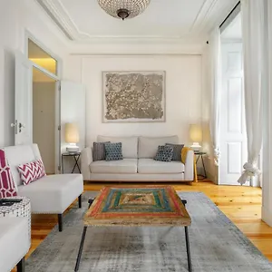 Apartment Whome Luxury In Prime Location W/ Ac, Lift & Private Patio, Lisbon